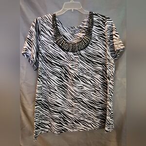 Essentials 2x Beaded accent Top